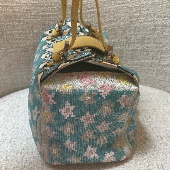Limited Edition Vintage 2000’s Fendi Beaded & Lizzard bag with enamel buckle - Picture 5 of 15